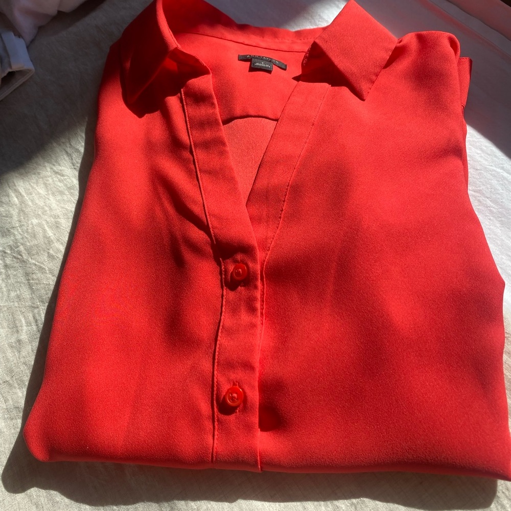 Ann Taylor V Neck Essential Blouse